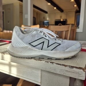 New Balance Indoor Baseball Sneakers Sz Youth 5.5